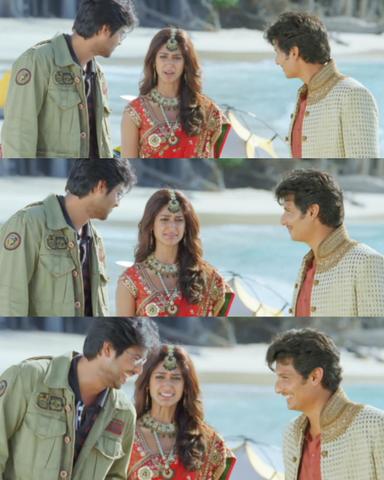 Nanban meme template with Panchavan "Pari" Pariventhan/Kosaksi "Pappu" Pasapugazh (Vijay) with Sevarkodi Senthil (Jiiva) with Venkat Ramakrishnan (Srikanth) with Ria Santhanam (Ileana D'Cruz)