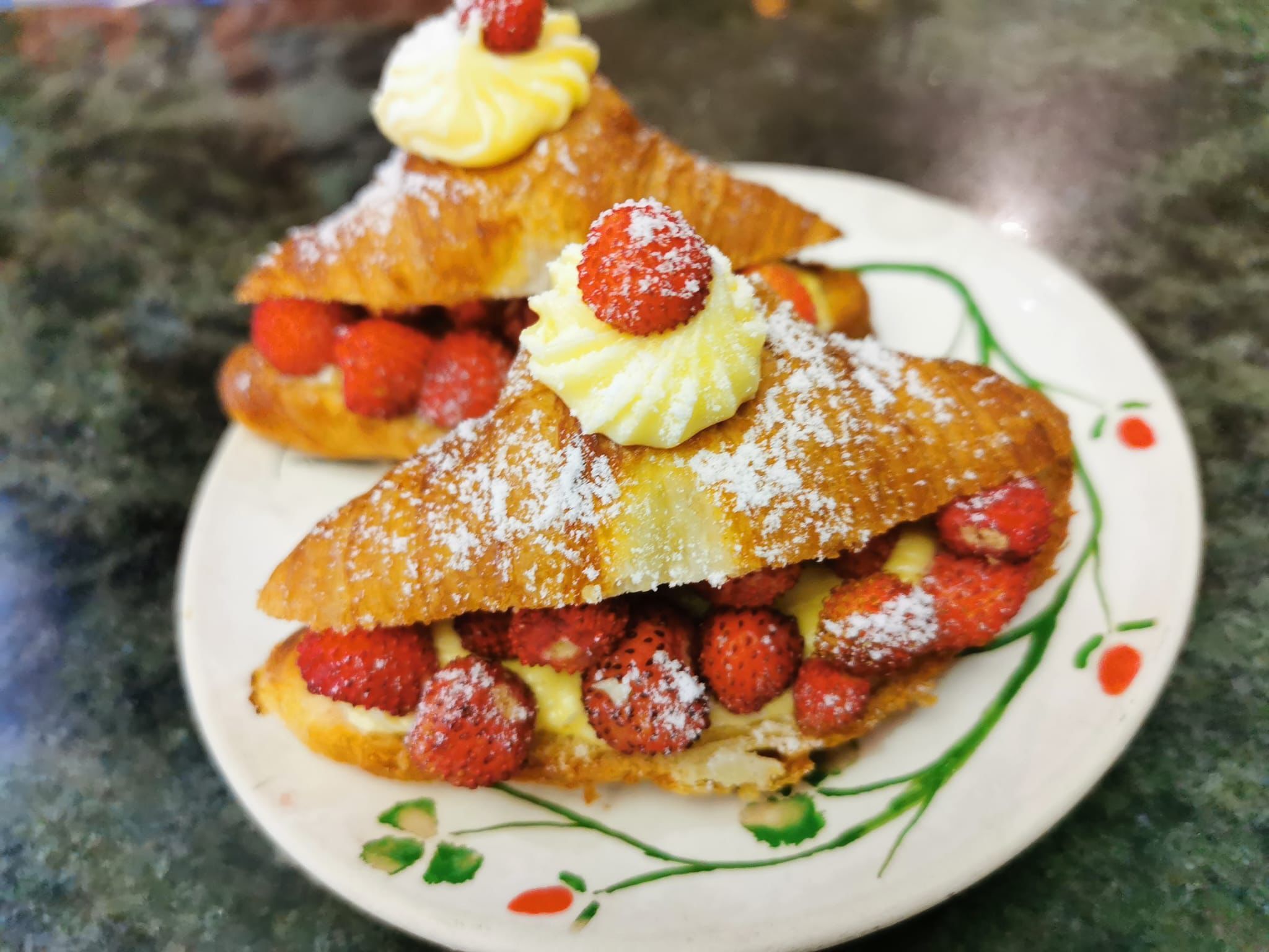 Cornetto Crema E Fragoline