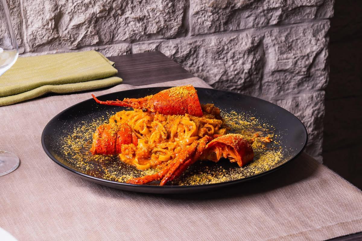 Tagliolini Astice E Pistacchio