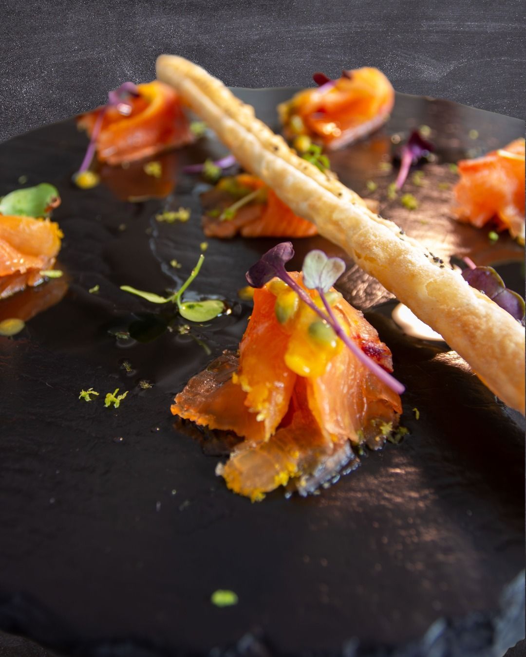 Carpaccio Di Salmone Marinato Al Sale E Zucchero