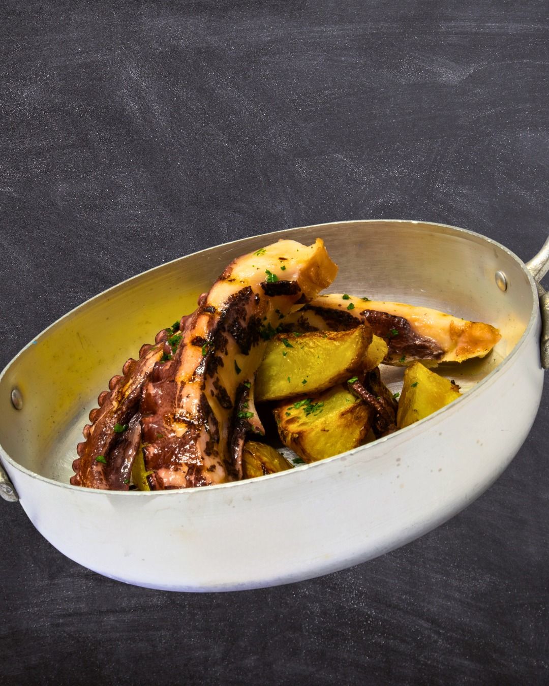 Tentacoli Di Polipo Alla Griglia Con Patate Al Forno