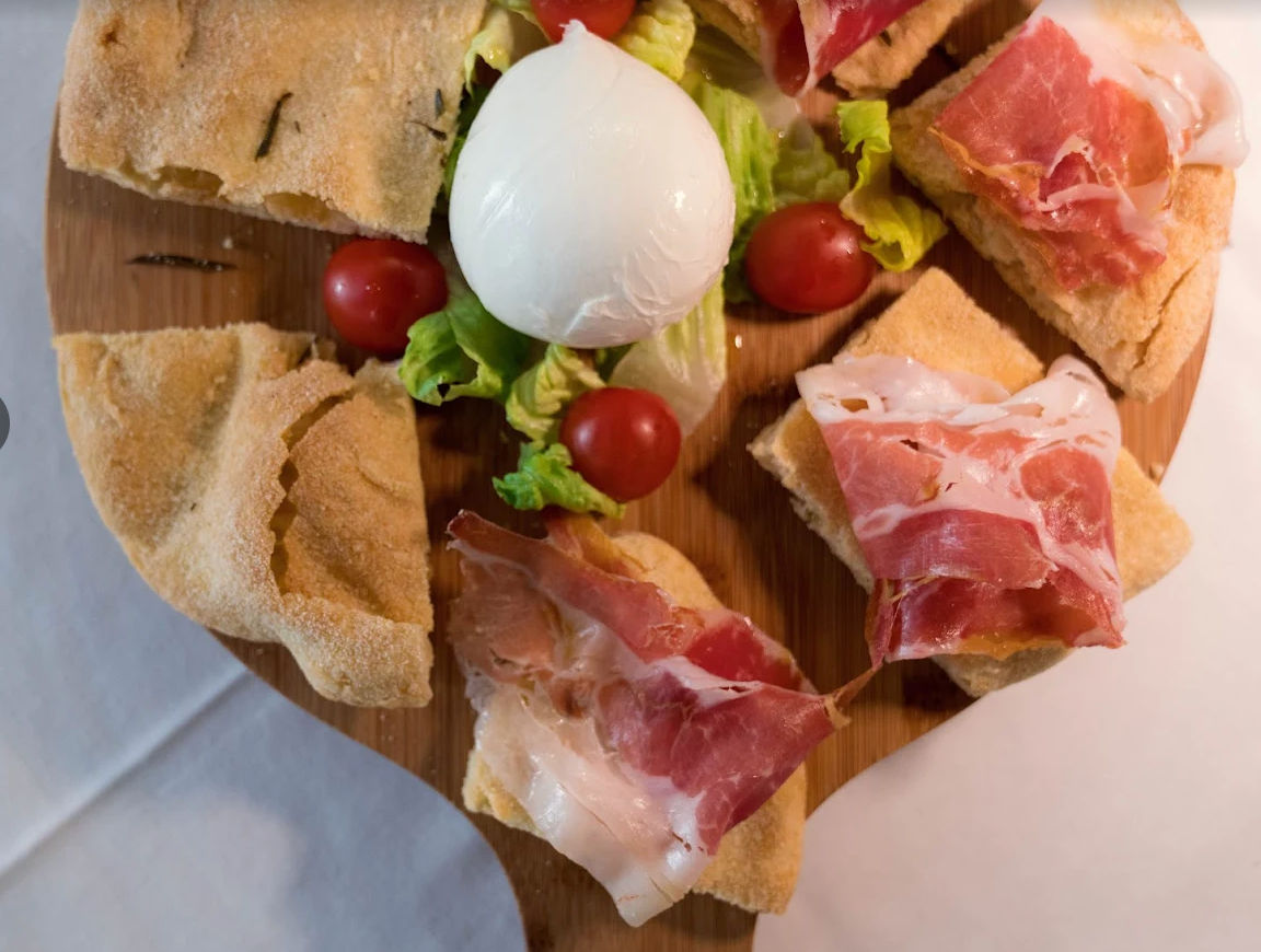 Focaccia Con Prosciutto