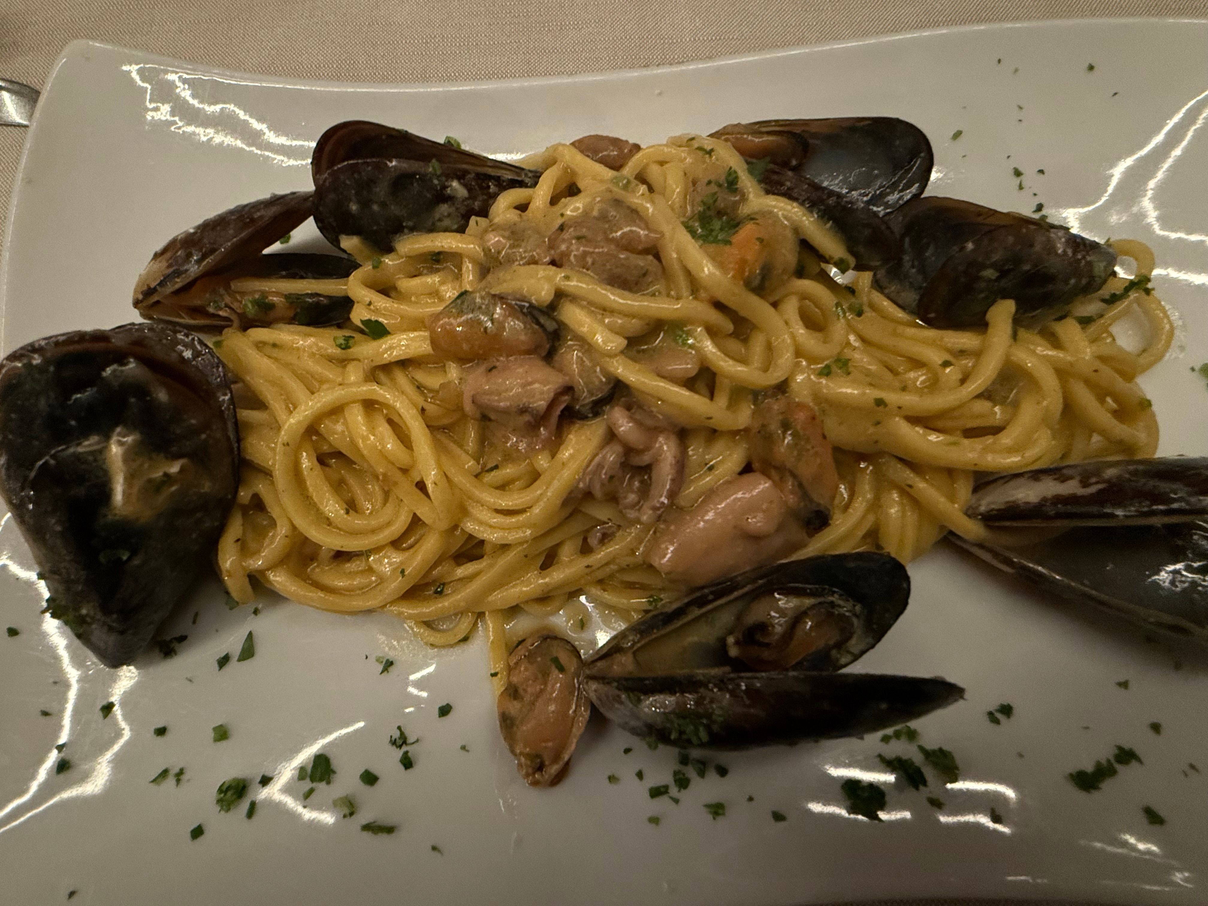 Spaghetti  Alla Chitarra Alla Carbonara Di Mare