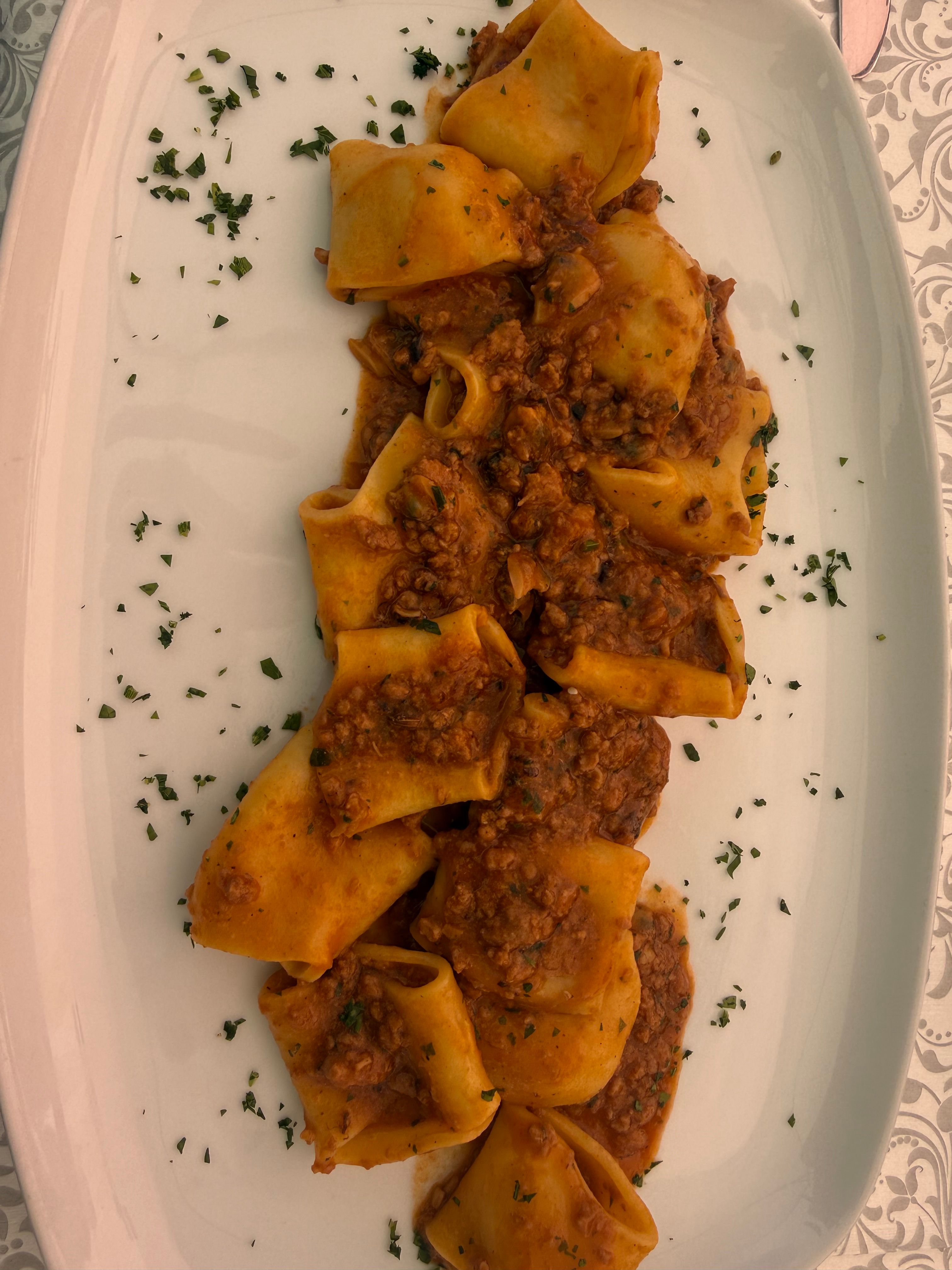 Paccheri Con Ragù Di Mare Rosso