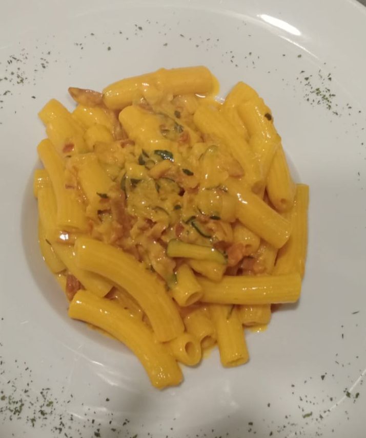 Pasta Fresca Di Grano Duro Con Zucchine, Speck E Zafferano