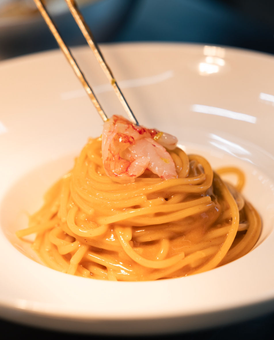 Spaghetti Con Cacio, Pepe, Tartufo E Tartar Di Gambero