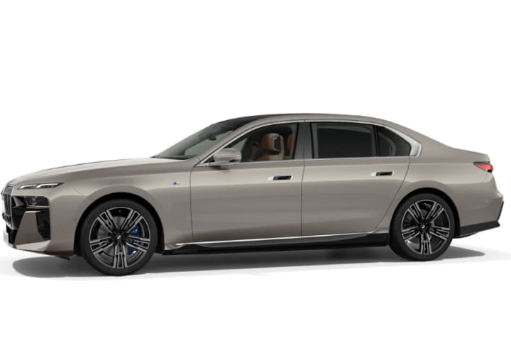 BMW i7 in Oxide Grey Metallic