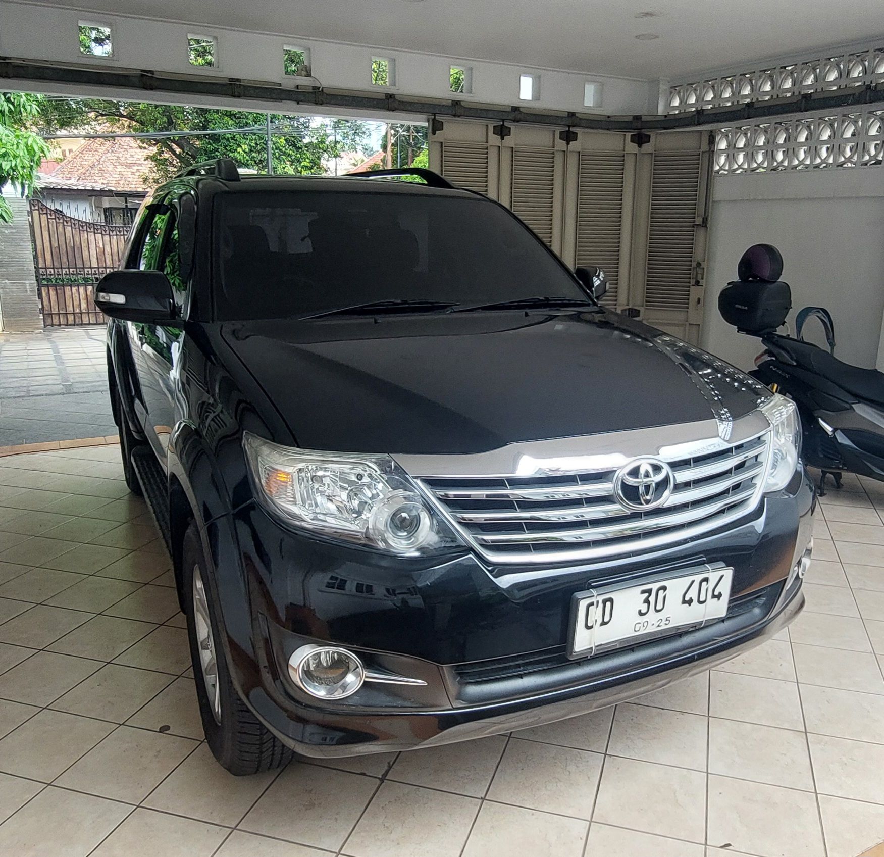 Selling Toyota Fortuner 2015, 117.xxx Km 238.000.000 IDR