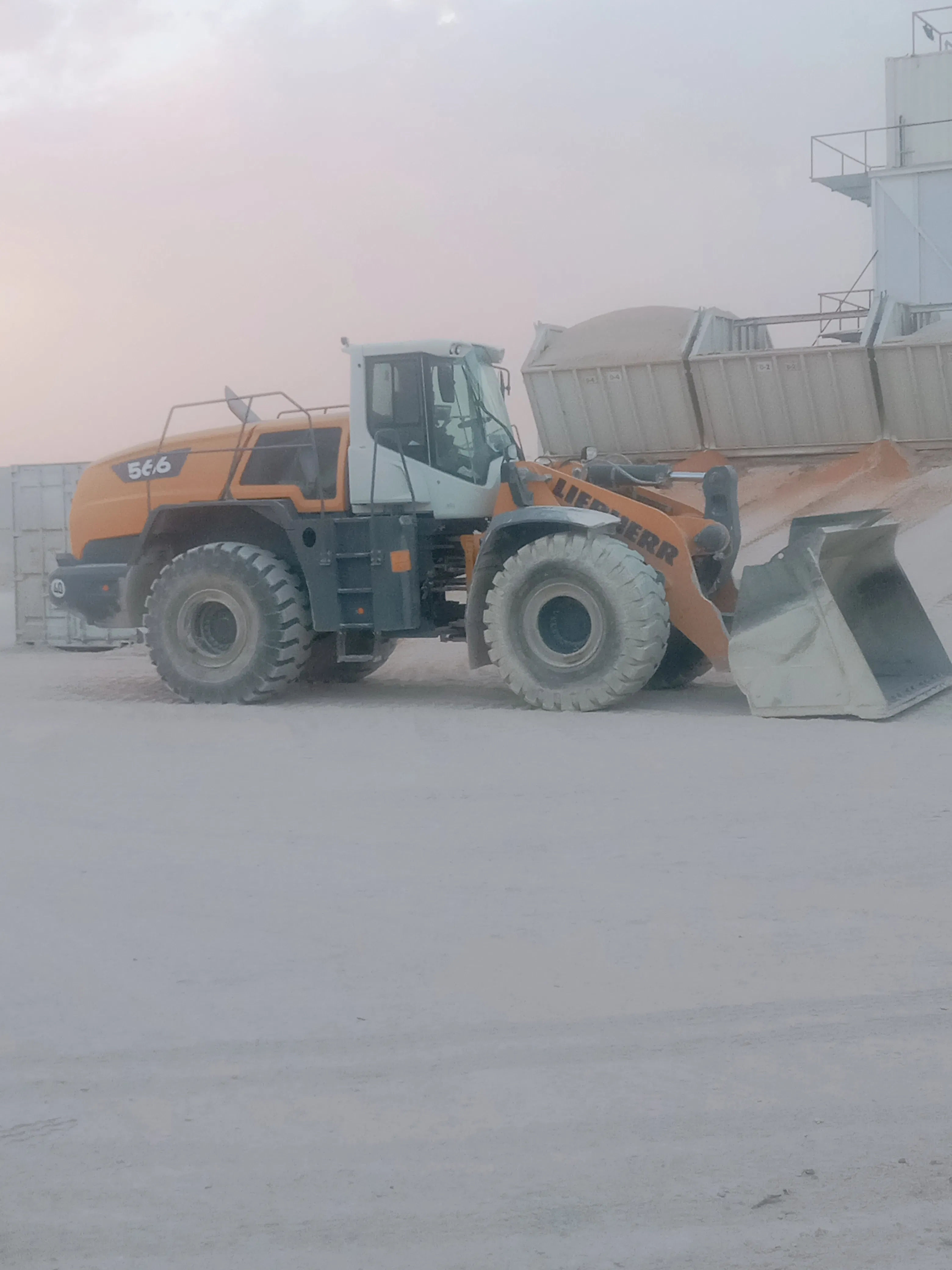 L566 wheel loader saudi arbia
