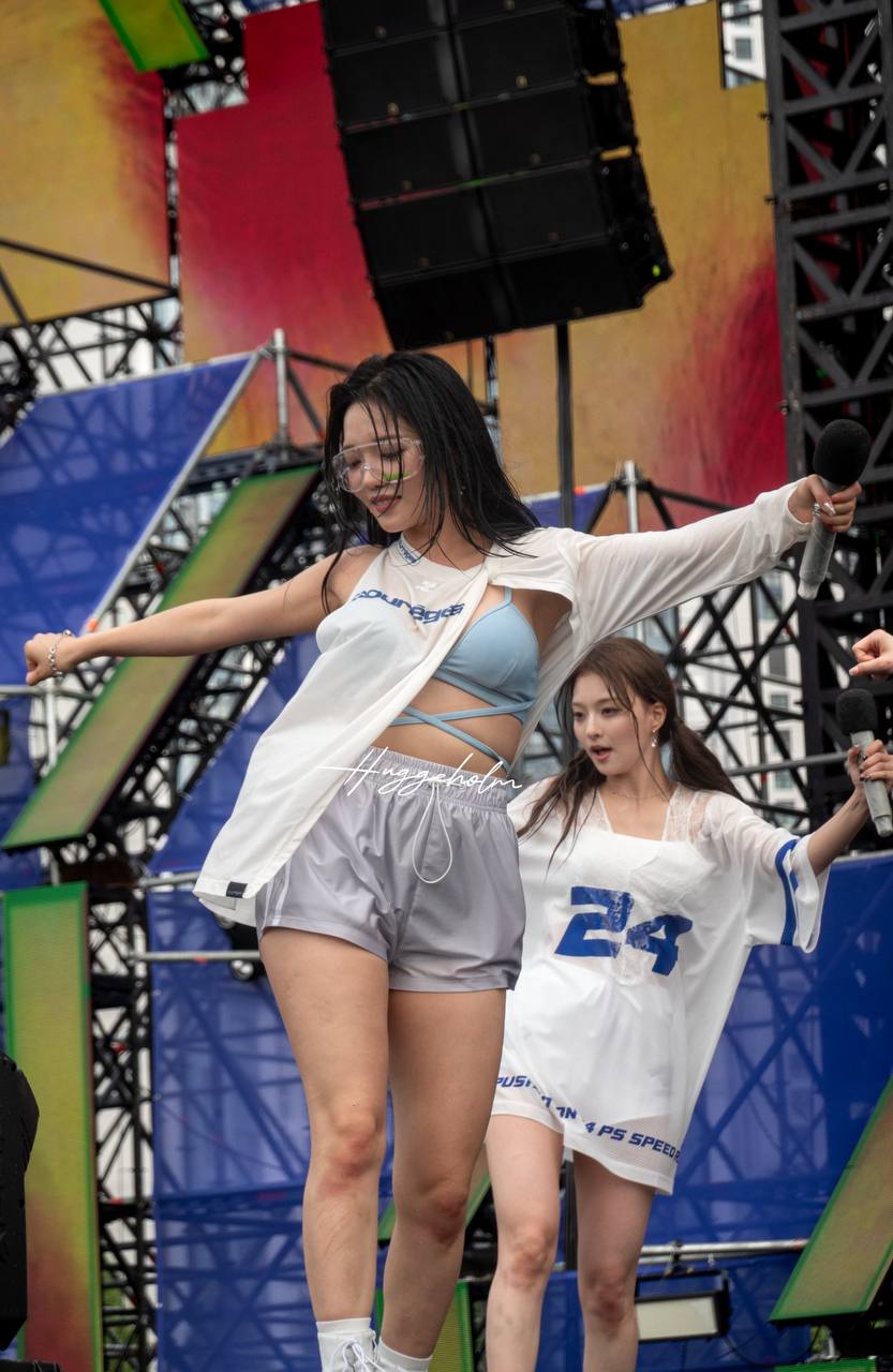 Summer Splash with (G)I-DLE's Minnie and Soyeon at Water Bomb 2023!