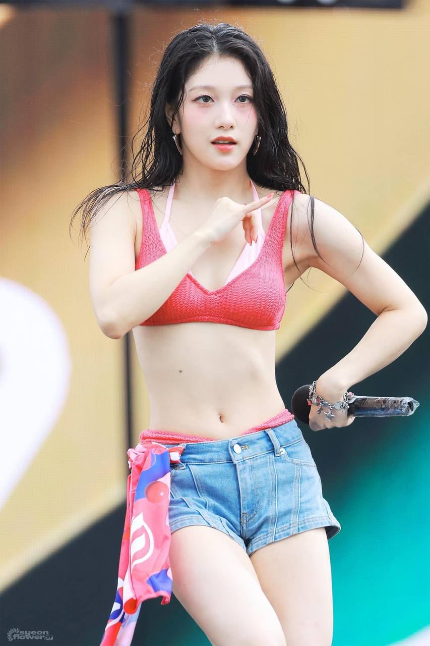 Summer Queen: Wonyoung's Radiant Stage Presence at [Event Name]