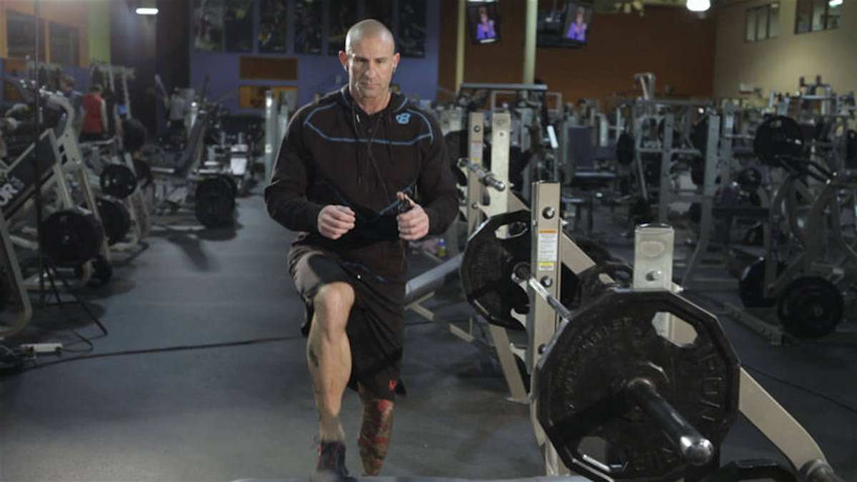 Step-Up mit Knieheben (Bodyweight)