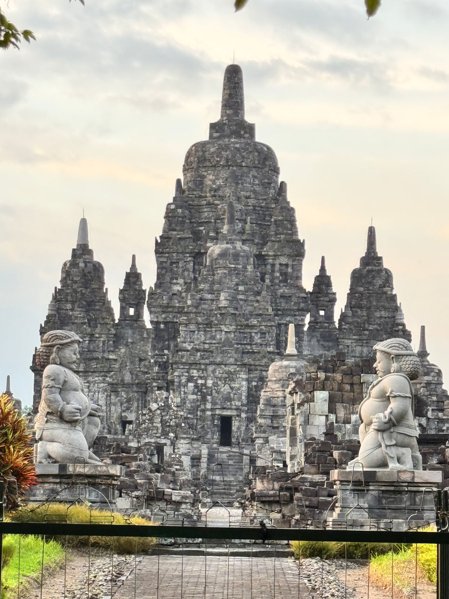 Paket Wisata Prambanan Candi Sewu