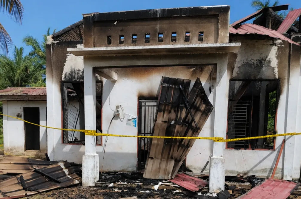 Kantor Desa Alue Meuraksa Teunom Ludes Terbakar