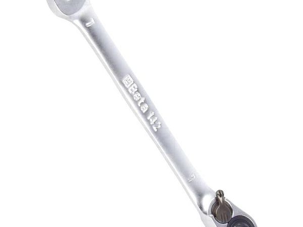 142/7 Spanners