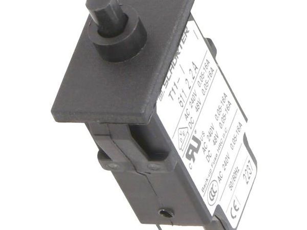 4400.0483 Circuit Breakers