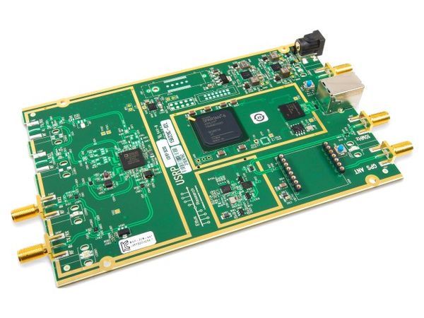 ETTUS USRP B200 WITH ENCLOSURE KIT electronic component of Digilent