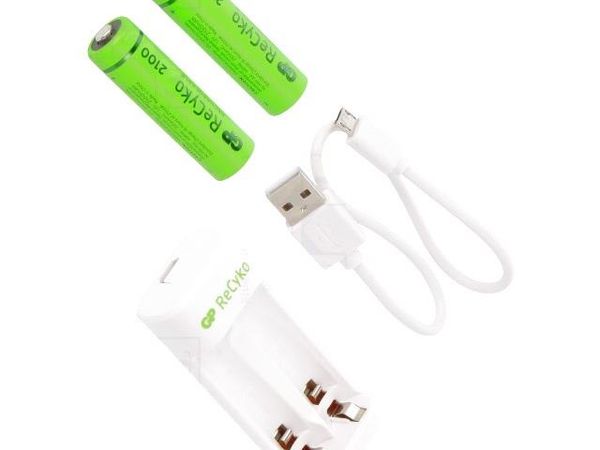 GP ECO E211 + 2XAA RECYKO 2100 Adapters