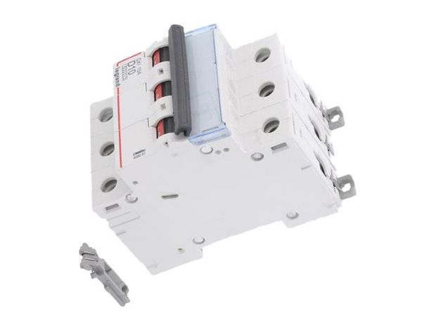 S 303 D10 DX Circuit Breakers