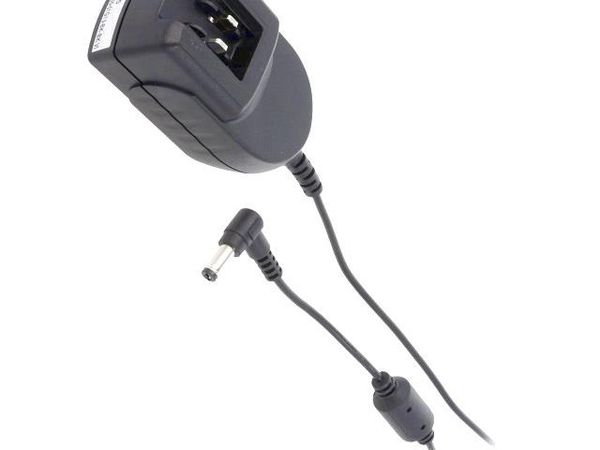 TR18RDM150-01G13-BK-BK VI Wall Mount AC Adapters