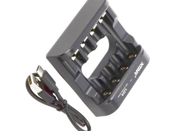XTAR LC4 AA/AAA 1,5V LI-ION Adapters