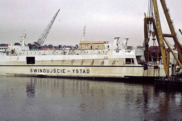 Судно «Ян Гевелій», 1982. Фото: Вольфґанґ Фрікке / Wikipedia