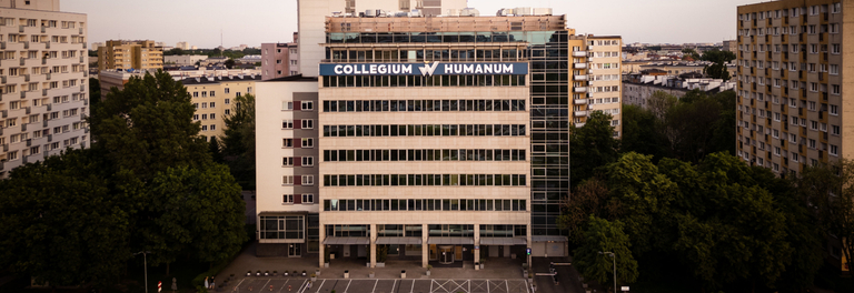 Будівля університету Collegium Humanum у Варшаві. Фото: Мацєй Язвєцький / Forum
