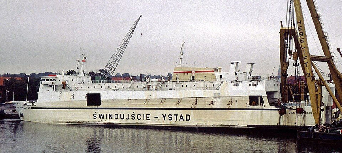 Судно «Ян Гевелій», 1982. Фото: Вольфґанґ Фрікке / Wikipedia