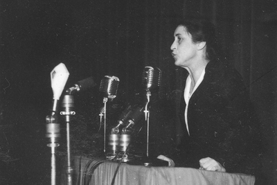 Ванда Василевская, Всемирный конгресс интеллектуалов в защиту мира, 1948. Источник: Национальный цифровой архив Польши