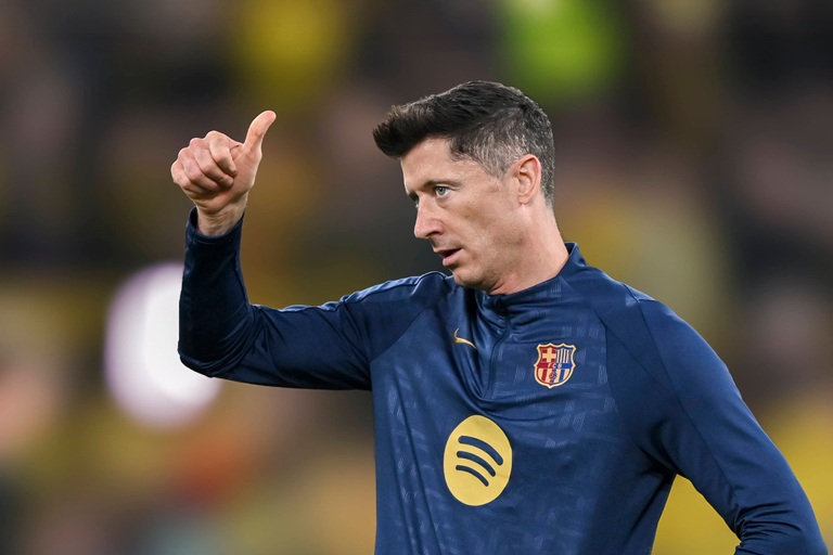 Роберт Левандовский во время матча «Боруссия» - «Барселона», Лига чемпионов. Фото: pepphoto / Хорст Маульшаген / imago sport / Forum