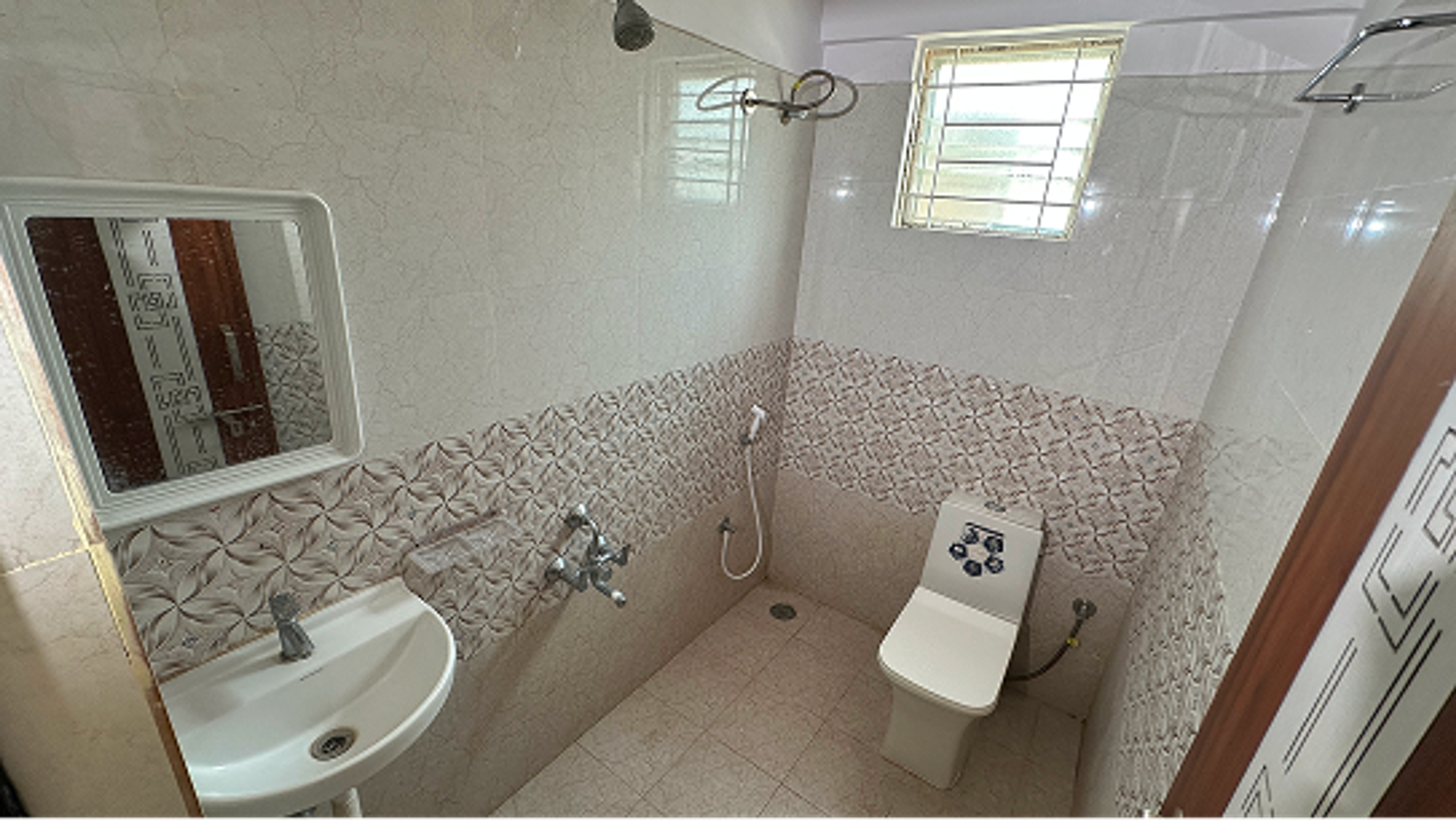 2 BHK bathroom