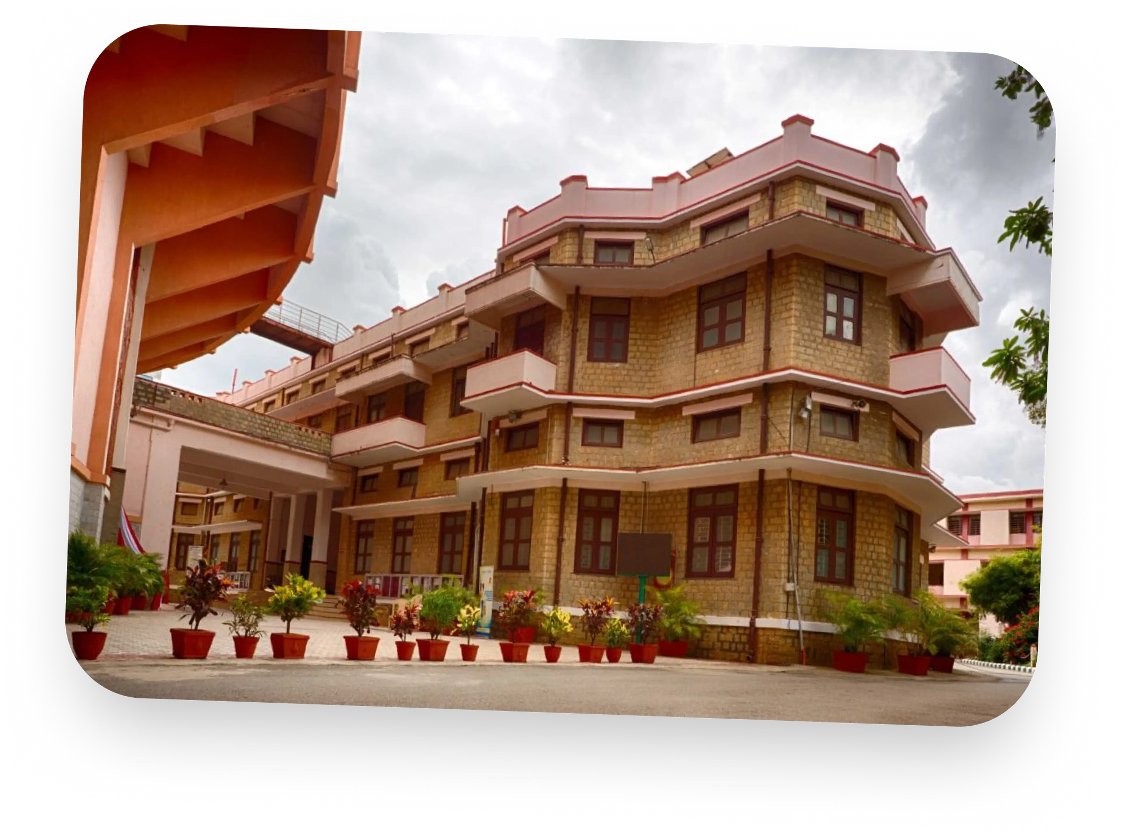 Mount Carmel College campus