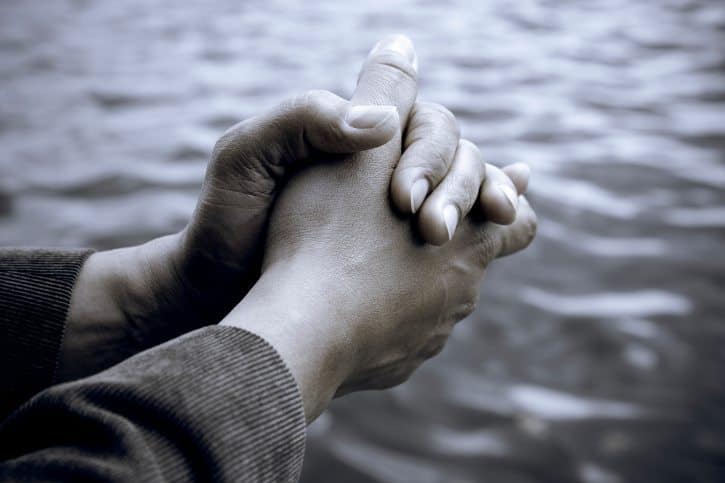 hands holding Mindful Living Network, Mindful Living, Dr. Kathleen Hall, The Stress Institute, OurMLN.com, MLN, Alter Your Life, Mindless Living