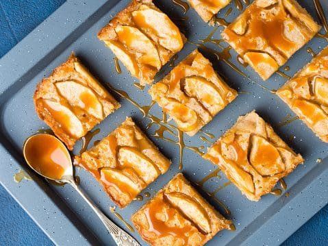 blondie recipe, apple blondies, caramel apple blondies,