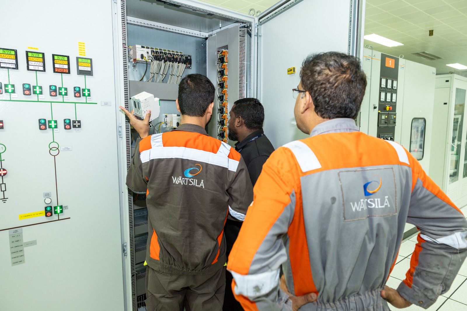 Power outage, preliminary reconstruction and Nasheed apology