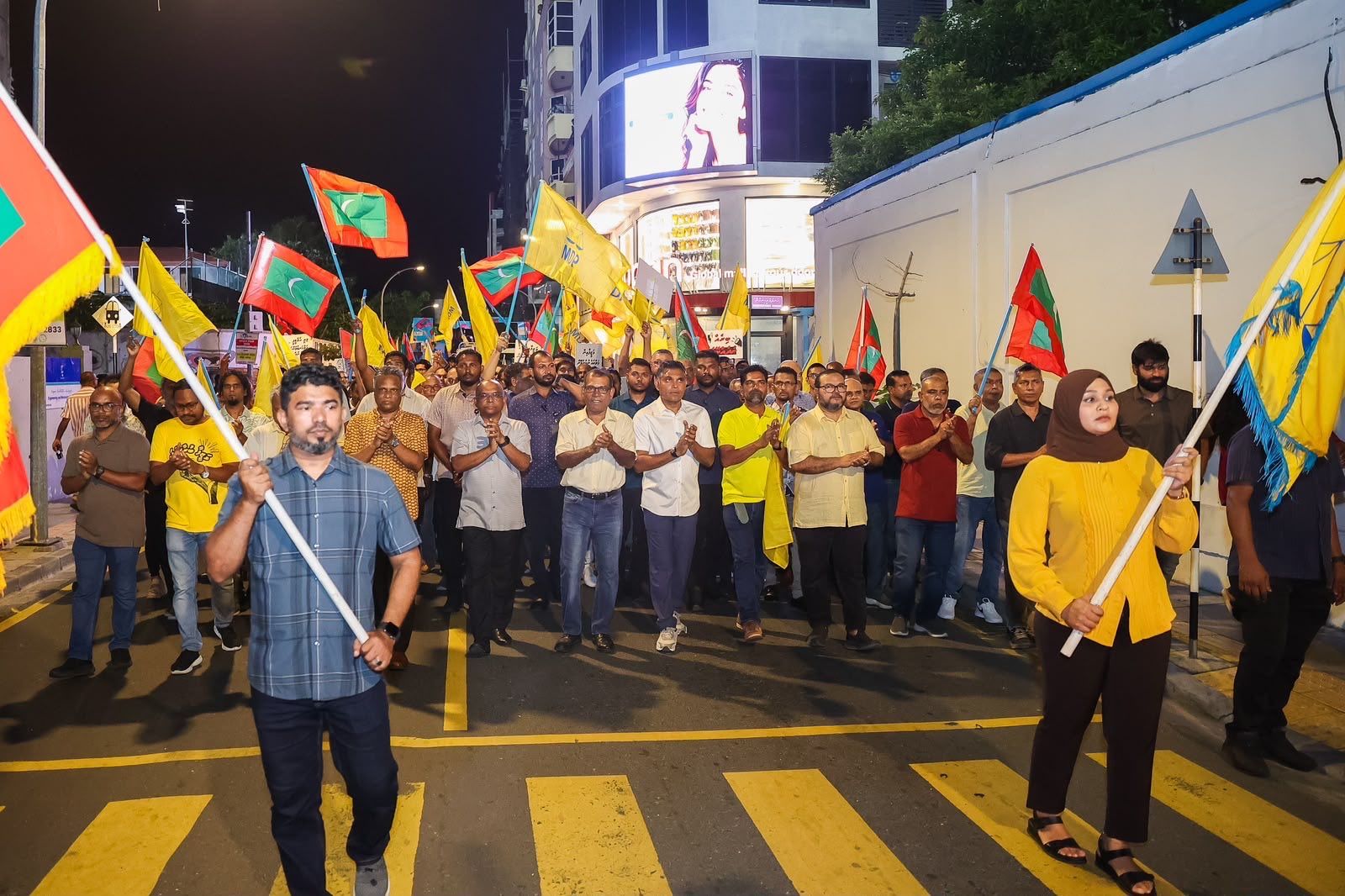 Jobs protest, vapes seizure and dollar limits