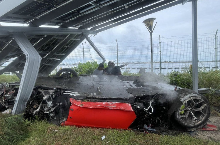 Lamborghini crash, bridge progress and presidential auction