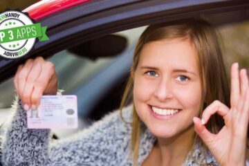 Führerschein-App: Frau mit Führerschein nach bestandener Prüfung