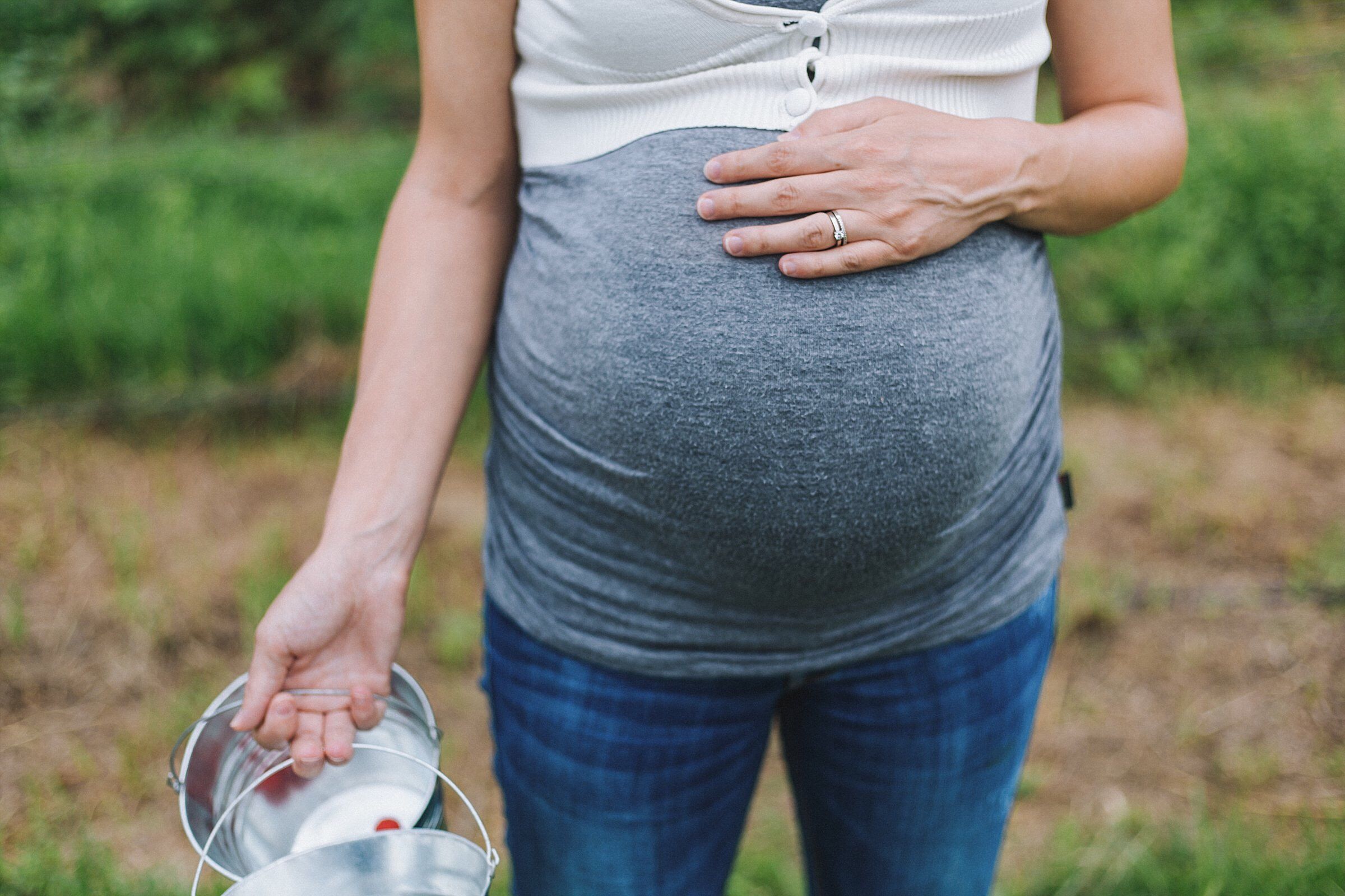 Rosie Pope's 10 Fashion Essentials for a Maternity Wardrobe(00)