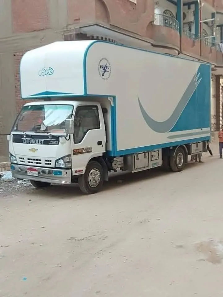 عملية نقل ورفع أثاث