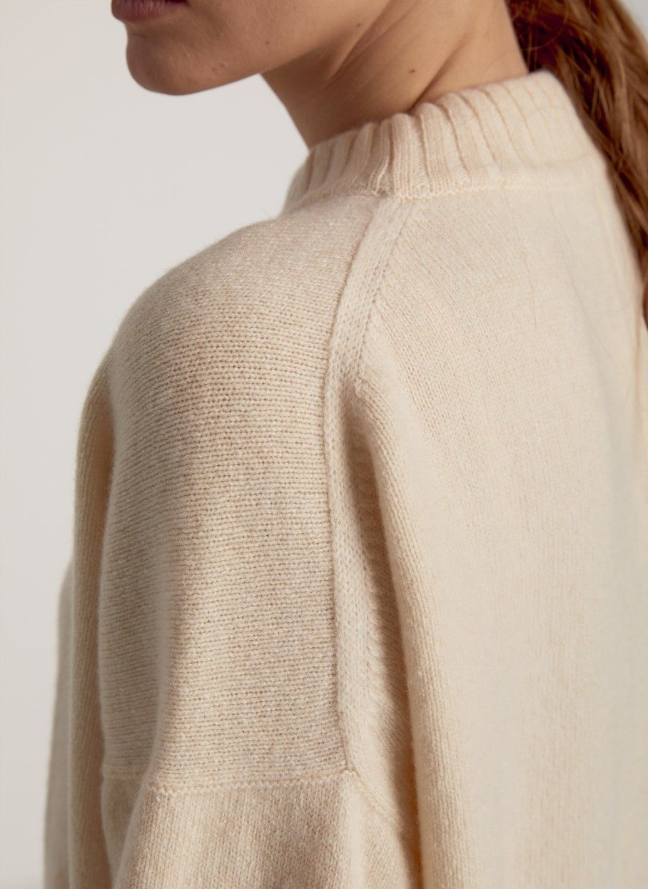 Об'ємний светр з вовни та кашеміру Milk