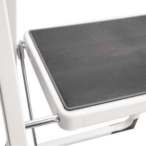 f018 2treadfoldingstepstool3