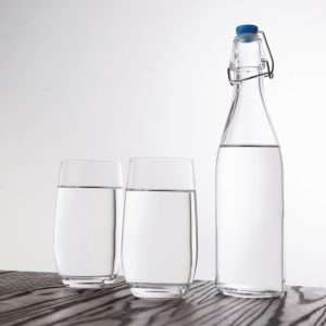 gg929 glasswaterbottlewithstopper6