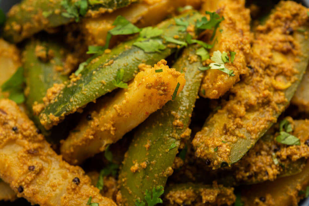 aloo potol dalna recipe is traditional sabzi from bengal made with potato pointed gourd