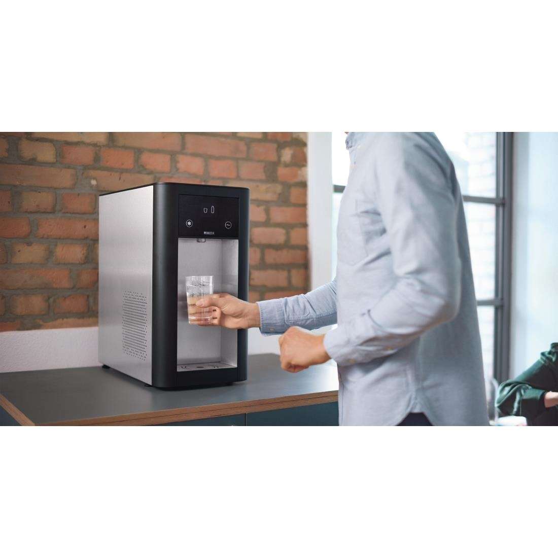 cz971_npi23-5 BRITA Vivreau Top PRO 50 Water Dispenser TG SO