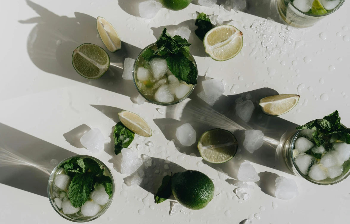 Refreshing White Spiced Rum Mojito Cocktail – A Mahiki Menu Classic