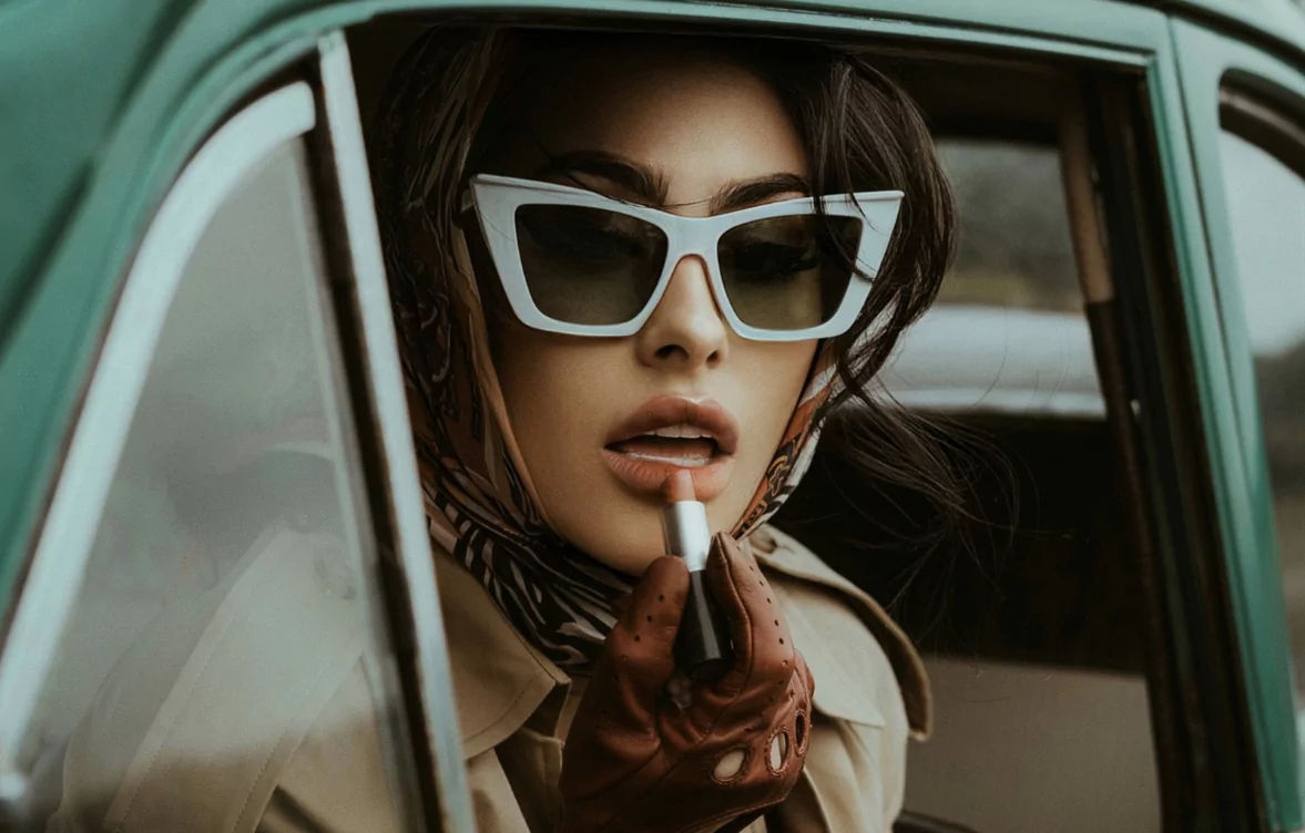 Freya in a car