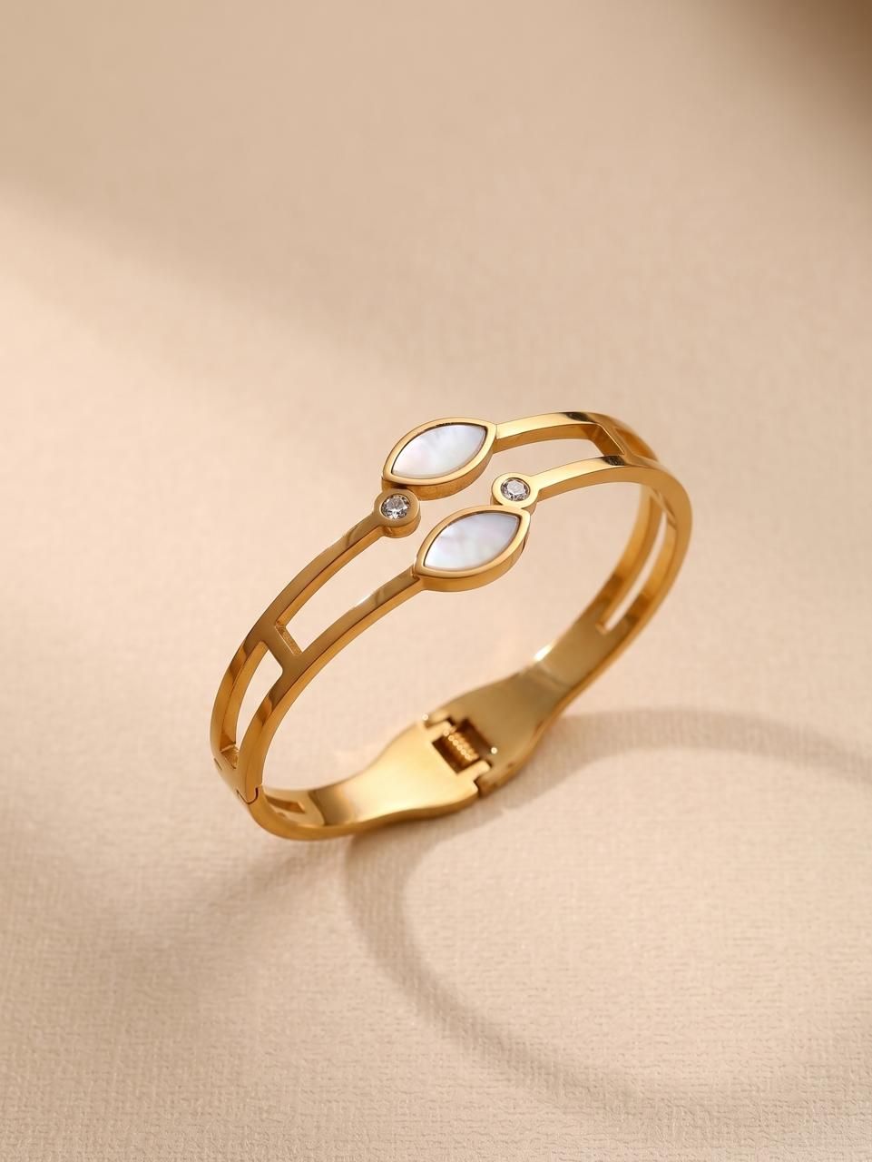 Kada Style Pearl Leaf Bangle
