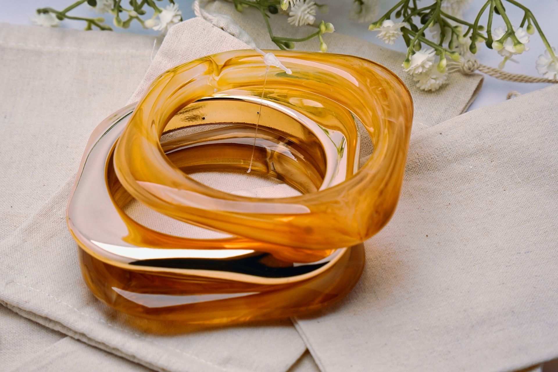 Amber Resin Square-Edge Bangle Set