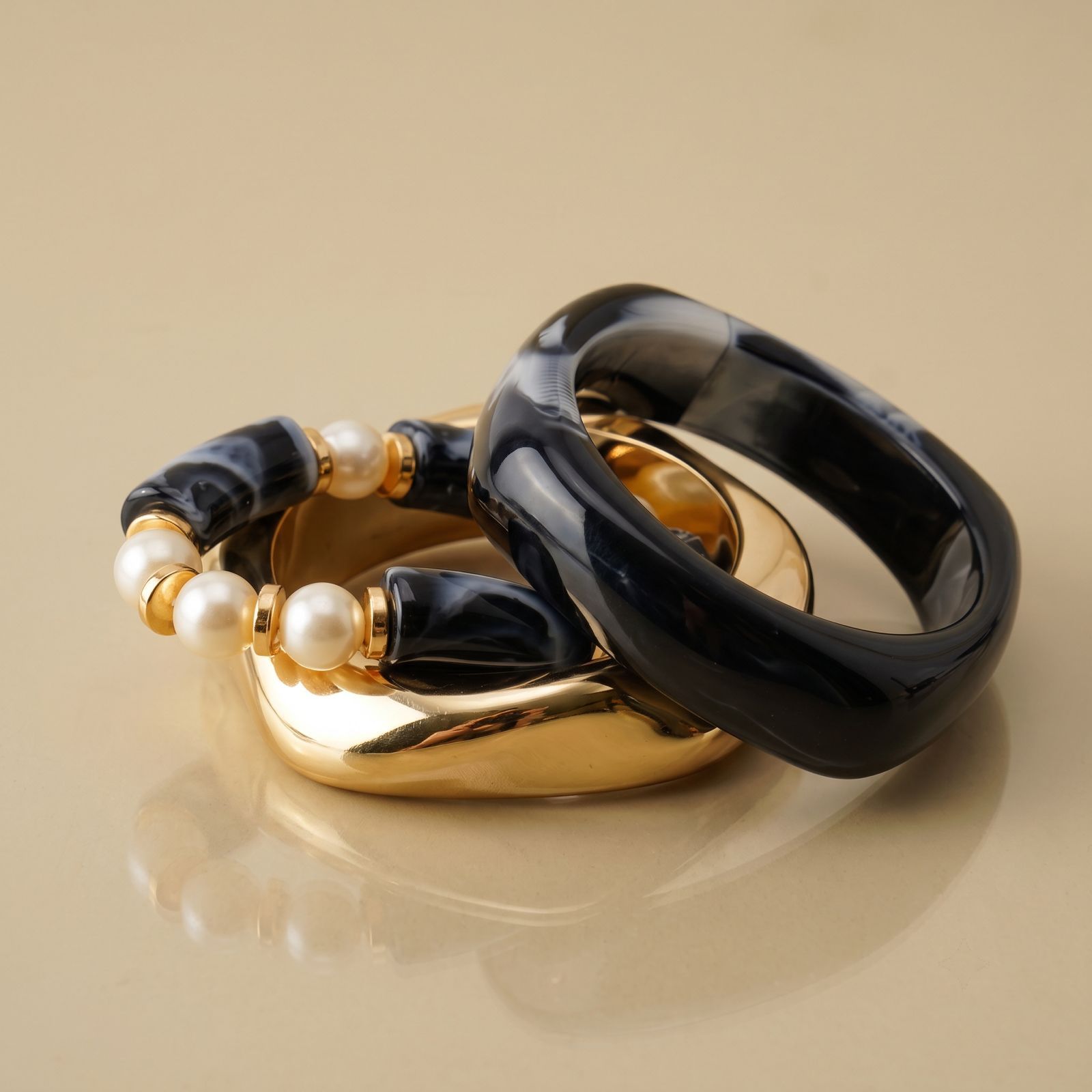 Black Resin Pearl Accent Bangle Set